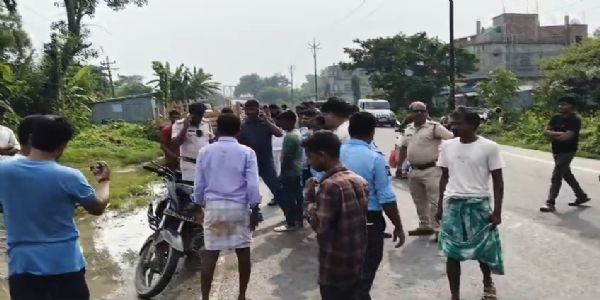 গাজোলে ভয়াবহ পথ দুর্ঘটনা, ভুটভুটির সঙ্গে বাইকের মুখোমুখি সংঘর্ষে মৃত ১