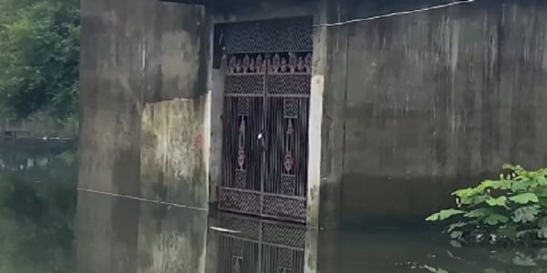 বন্যা কবলিত বারাণসী, প্রয়াগরাজে বাড়ছে গঙ্গা ও যমুনার জলস্তর