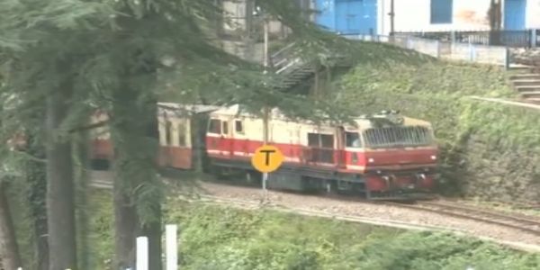 কালকা-শিমলা টয় ট্রেন পরিষেবা আংশিক চালু, খুশি পর্যটকরা