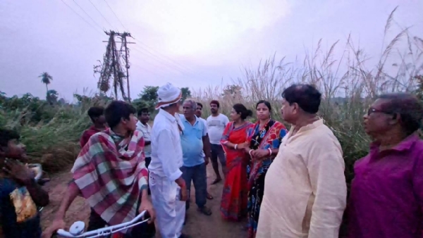 খানাকুলের বন্যা পরিদর্শনে কংগ্রেস নেতৃত্ব