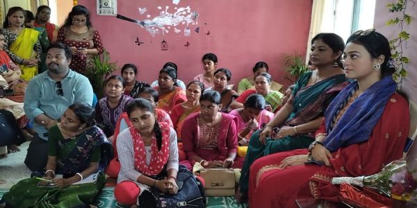 নারীদের স্বনির্ভরতায় ‘অনন্যা’, দক্ষতা উন্নয়নে জীবিকার নতুন উদ্যোগ