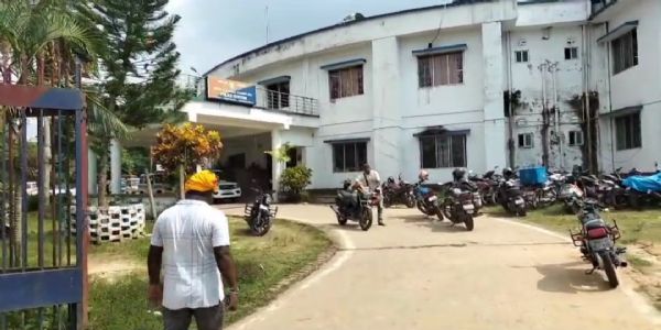 আগরতলায় মাদক বিক্রিতে বাধা দেওয়ায় হামলা, বাবা ও দুই ছেলেকে মারধর