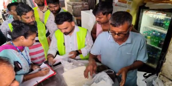 বউবাজারের পনির পট্টিতে পুরসভার অভিযান
