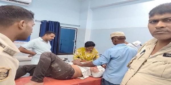 পরসিয়া সেতুর কাছে রক্তাক্ত অবস্থায় যুবক উদ্ধার, চোখে গুরুতর আঘাত