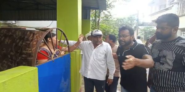 অবৈধ কাটা গ্যাসের কারবারের অভিযোগে বিজেপির অভিযান, গাড়ি ভাঙচুরে উত্তেজনা