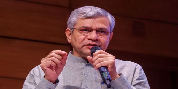 ভারত নিজস্ব রেলওয়ে নেটওয়ার্কের ব্যাপক আধুনিকীকরণ করছে : অশ্বিনী বৈষ্ণব