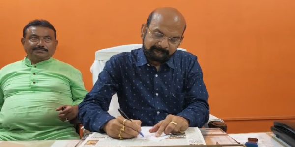 ইংরেজবাজার পুরসভার চেয়ারম্যান পদ থেকে ইস্তফা কৃষ্ণেন্দু নারায়ণ চৌধুরীর