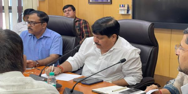 দুর্গাপুজোর আগেই জুটশ্রমিকদের বোনাস মেটানোর নির্দেশ রাজ্য সরকারের, নিউ সেক্রেটারিয়েটে শ্রমমন্ত্রীর উচ্চপর্যায়ের বৈঠক