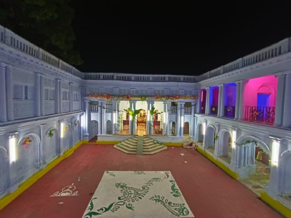 মানকরের বিশ্বাসবাড়িতে ৩৫০ বছরের ঐতিহ্যবাহী দুর্গোৎসব